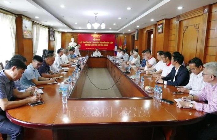 At the conference held in Vientiane on November 6 to collect feedback on the draft documents for the 14th Party Congress. (Photo: VNA)