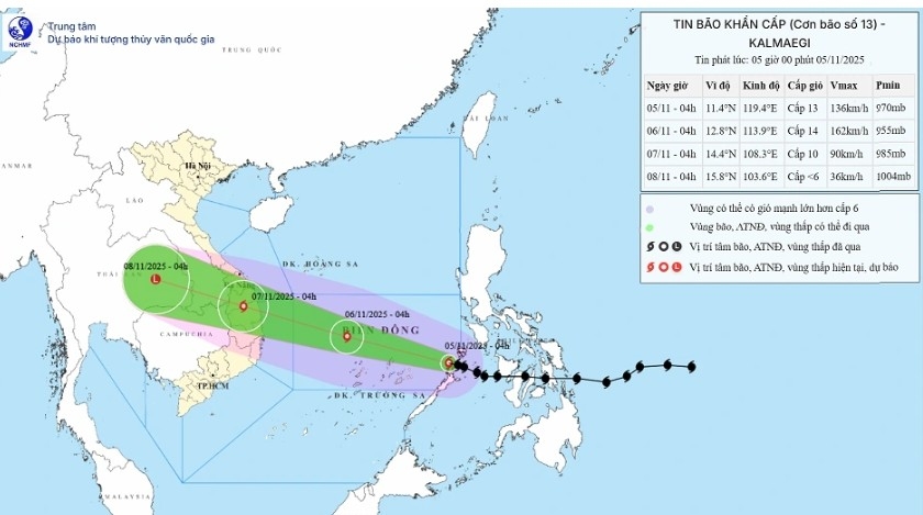 Typhoon Kalmaegi moving northwest with strong winds