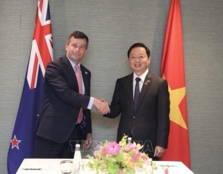 Vietnamese Deputy Prime Minister Tran Hong Ha (R) and New Zealand Deputy Prime Minister David Seymour. (Photo: VNA)