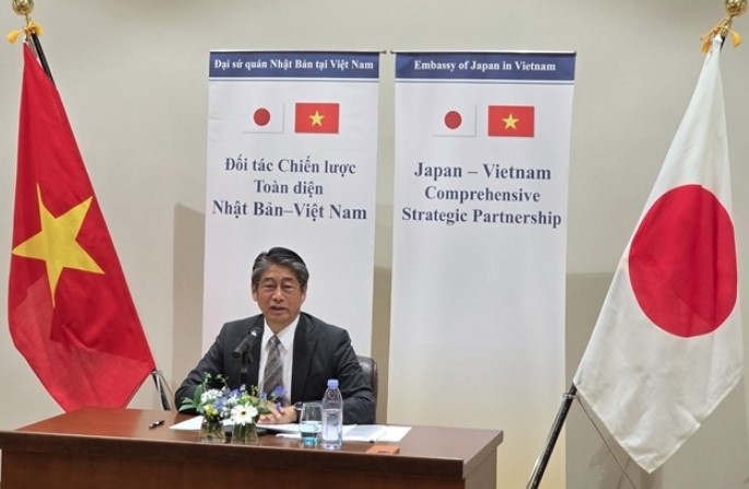 Japanese Ambassador to Vietnam Ito Naoki holds a press briefing on November 27 in Hanoi on the second anniversary of the Vietnam–Japan Comprehensive Strategic Partnership. (Photo: VNA)