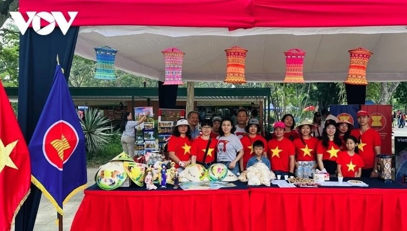 Vietnamese cuisine impresses visitors at 2024 ASEAN Bazaar in Venezuela