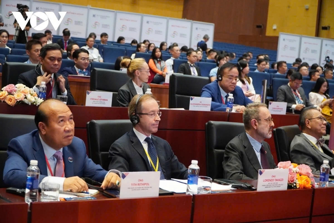 Delegates attend the dialogue