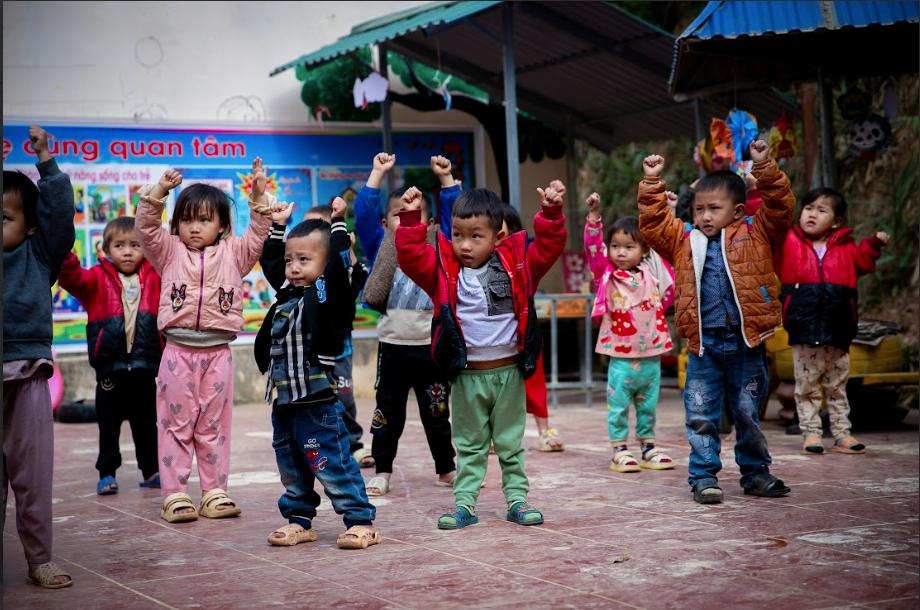 Premature newborns in Dien Bien benefit from the KMC programme caried out by Kimberly-Clark and UNICEF
(Photo: UNICEF)