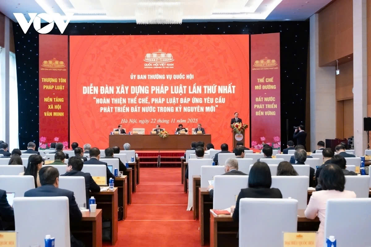 Delegates attend the first lawmaking forum in Hanoi on November 22