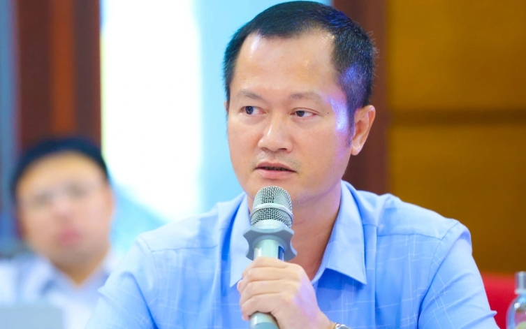 Le Hoai Nam, deputy director of the Ministry of Agriculture and Environment’s Department of Environment, addresses the seminar 