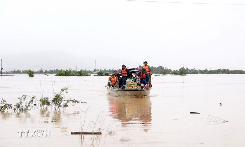 Many navy ships are mobilised to support rescue of people in flooded areas in Khanh Hoa province.
