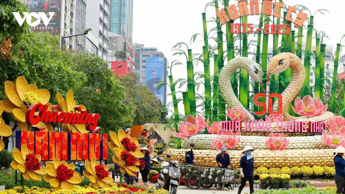 Nguyen Hue Flower Street is well-decorated to mark Lunar New Year 2025