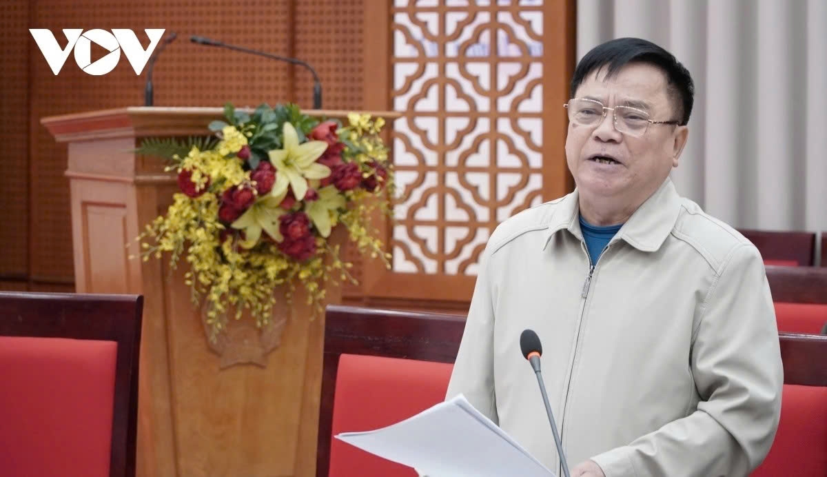 Le Van Hoat, former Standing Vice Chairman of the Hanoi People’s Council, proposes adding several lessons from 40 years of Đổi mới to the draft Political Report