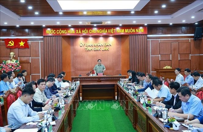 Prime Minister Pham Minh Chinh holds a hybrid meeting with the four south central provinces of Dak Lak, Khanh Hoa, Lam Dong, and Gia Lai regarding flood response and recovery efforts on November 29, 2025.