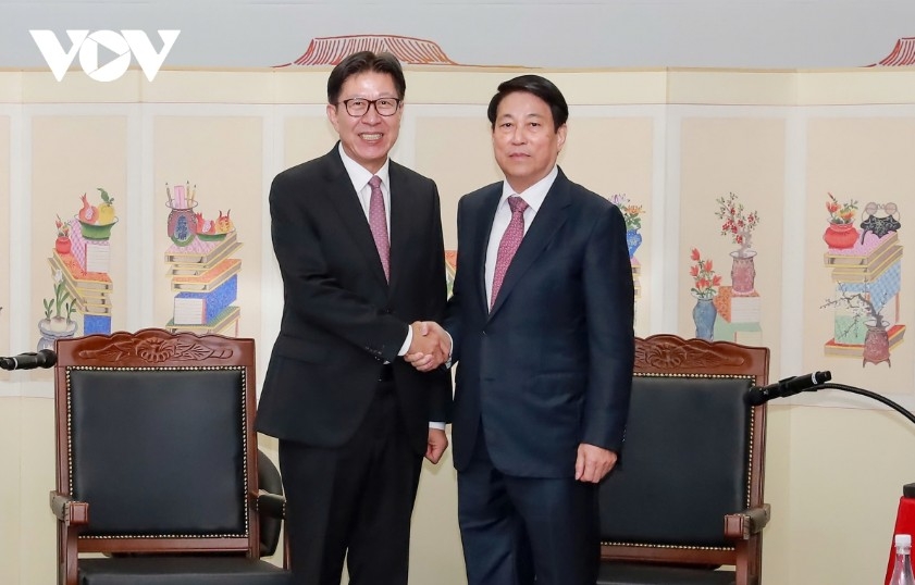 President Luong Cuong and Busan Mayor Park Heong Joon