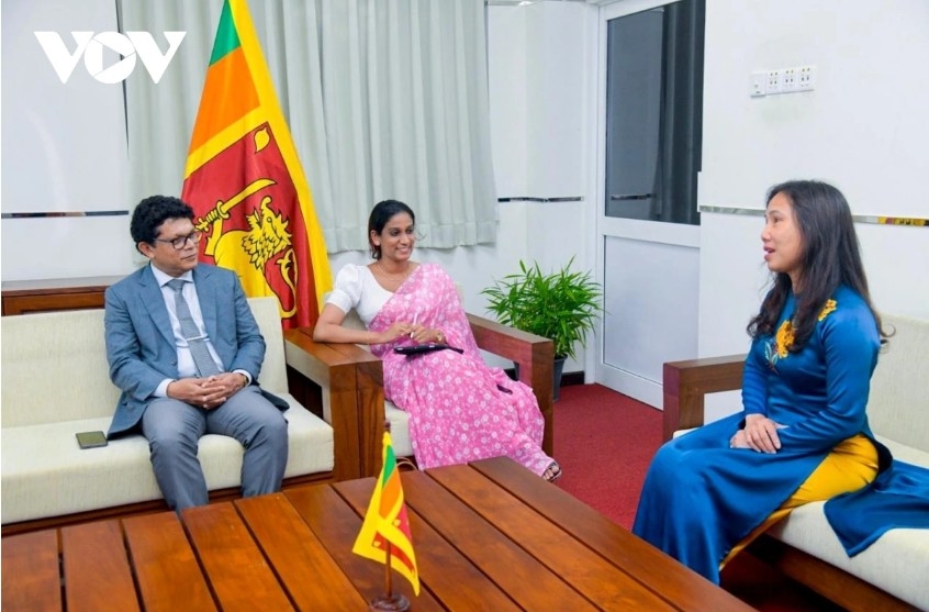 Sri Lankan Environment Minister Dammika Patabendi expresses sympathy for Vietnamese localities affected by recent storms and flooding