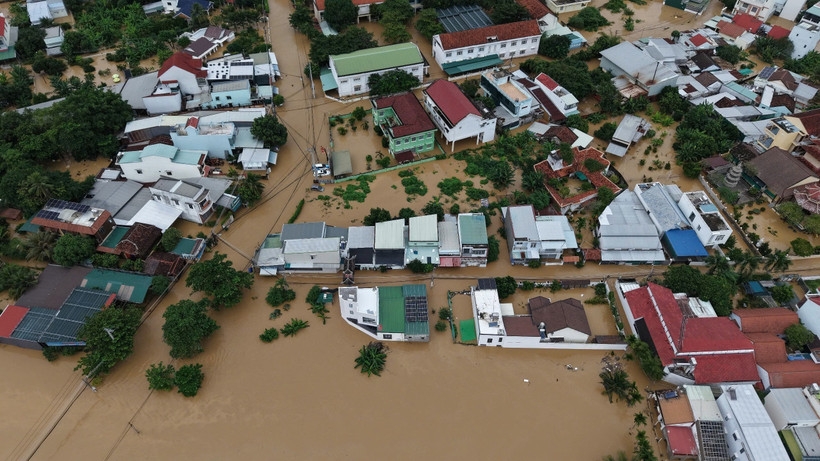 Severe flooding has caused widespread damage in Khanh Hoa province.