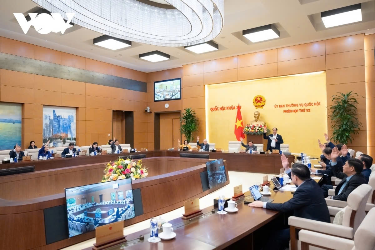 The National Assembly Standing Committee reviews the outcomes of the recently-concluded session of the 15th legislature and gives initial opinions on preparations for the first session of the 16th National Assembly