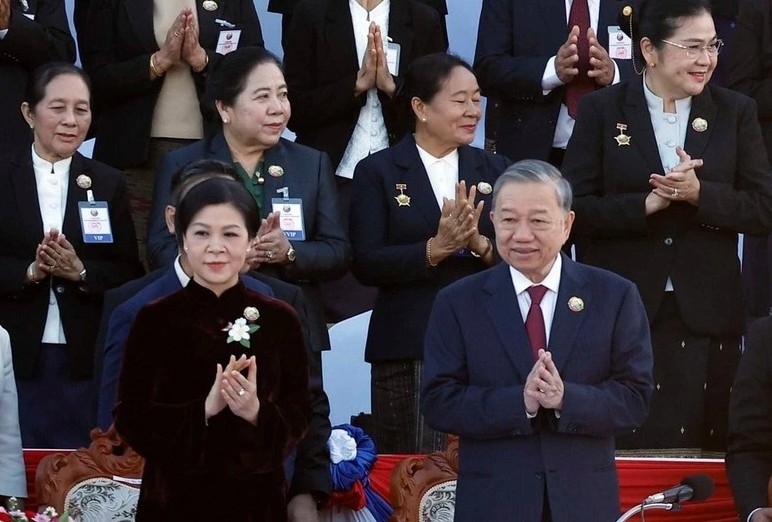 Party General Secretary To Lam and his spouse attend the 50th anniversary of Laos’ National Day and the 105th birthday of President Kaysone Phomvihane (Photo:VNA)