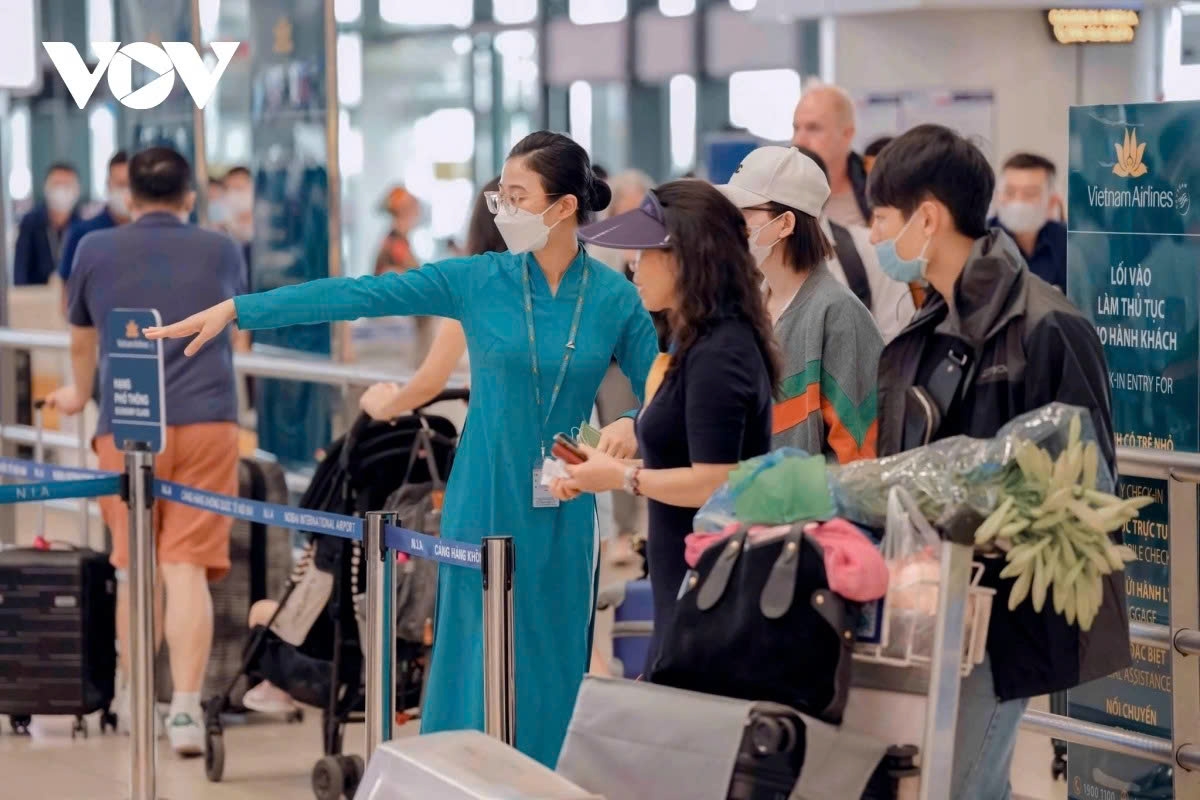 Major airports expect surge in passengers during New Year 2026 holiday.