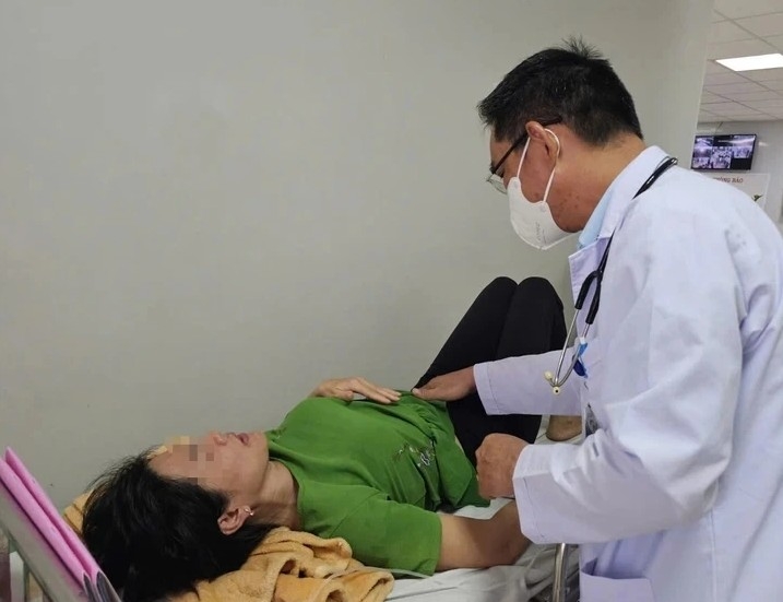 One of several patients with suspected food poisoning being treated at Ba Ria General Hospital