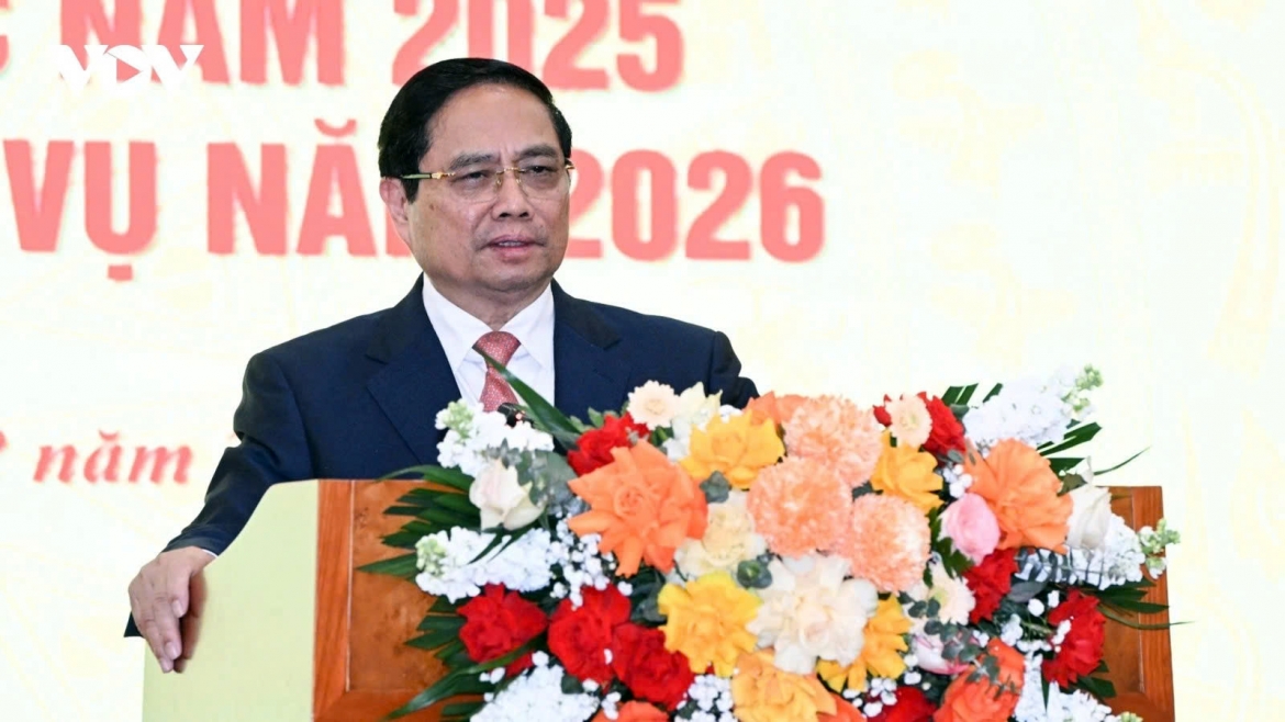 Prime Minister Pham Minh Chinh urges a decision on North–South high-speed rail investment model in Jan. 2026