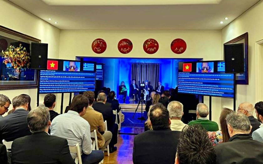 Representatives from labour service and labour supplying businesses of Vietnam and Greece attend the seminar. (Photo: Vietnamese Embassy in Greece)