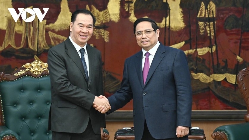PM Pham Minh Chinh receives Lao Minister of Education and Sports Thongsalith Mangnormek