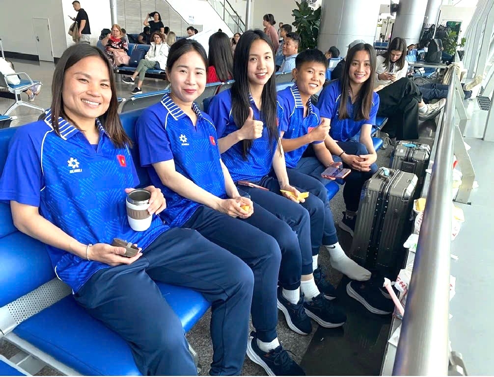 Players of the Vietnam women’s team head to Thailand for SEA Games 33 (Photo: VFF)