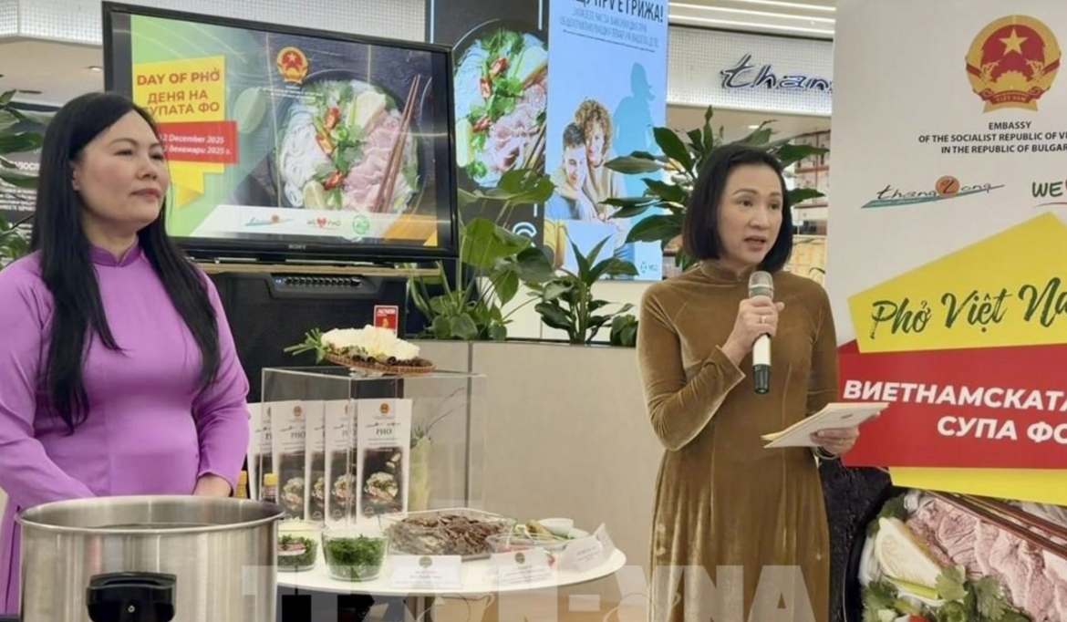 Vietnamese Ambassador to Bulgaria Nguyen Thi Minh Nguyet speaks at the event (Photo:VNA)