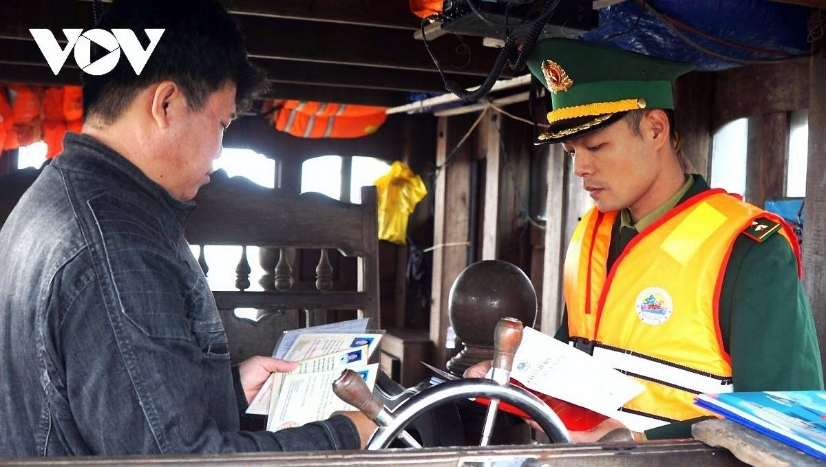 Border guard forces of Hue city check fishing vessels ahead of departure for off-shore fishing