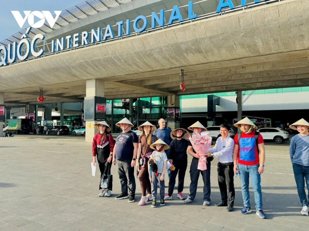 New charter flights bring Eastern European tourists to Phu Quoc.