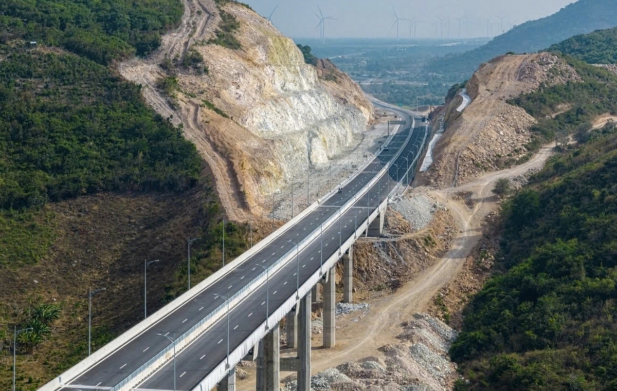 Vietnam has never invested in transport infrastructure at such scale, pace, and with high determination