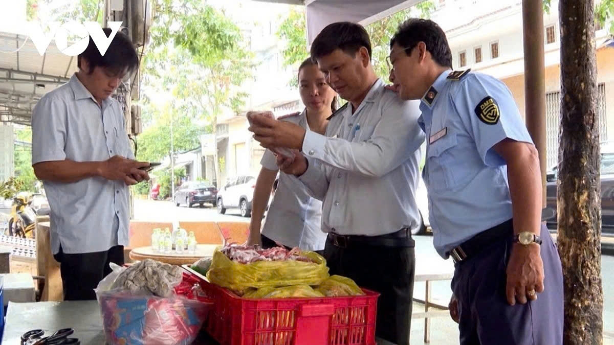 Market surveillance forces have conducted inspections to ensure compliance with regulations on product origin and quality in former Hau Giang province, now part of Can Tho city.