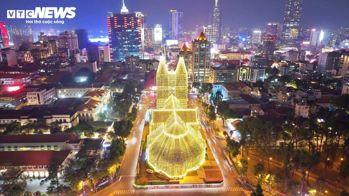 With Christmas just three weeks away, the festive spirit is already visible at Notre Dame Cathedral in Ho Chi Minh City, where a display of brightly coloured lights has transformed the iconic landmark.