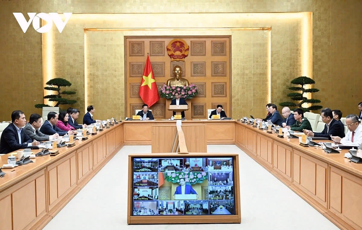 Prime Minister Pham Minh Chinh chairs the fourth meeting of the Central Steering Committee on Housing Policy and the Real Estate Market in Hanoi on December 17