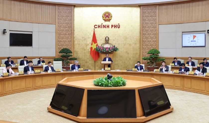 Prime Minister Pham Minh Chinh chairs the Government’s regular meeting for November 2025