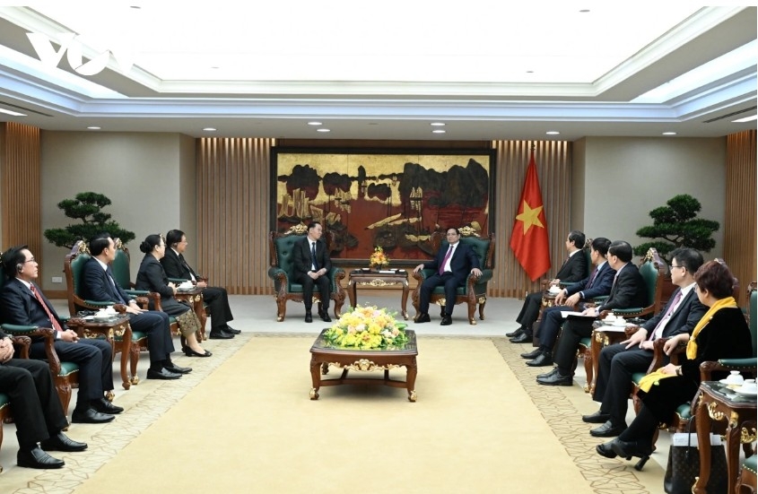 PM Pham Minh Chinh urges immediate establishment of Lao‑Vietnam University and Vietnamese Cultural Center in Laos