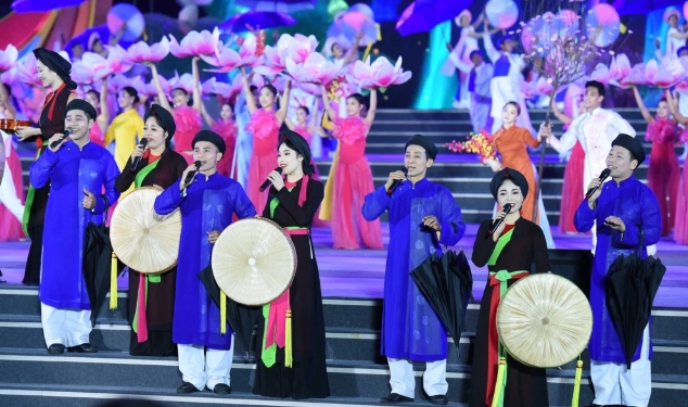 Artists perform Quan Ho (love duet) singing - a UNESCO Intangible Cultural Heritage of Humanity.