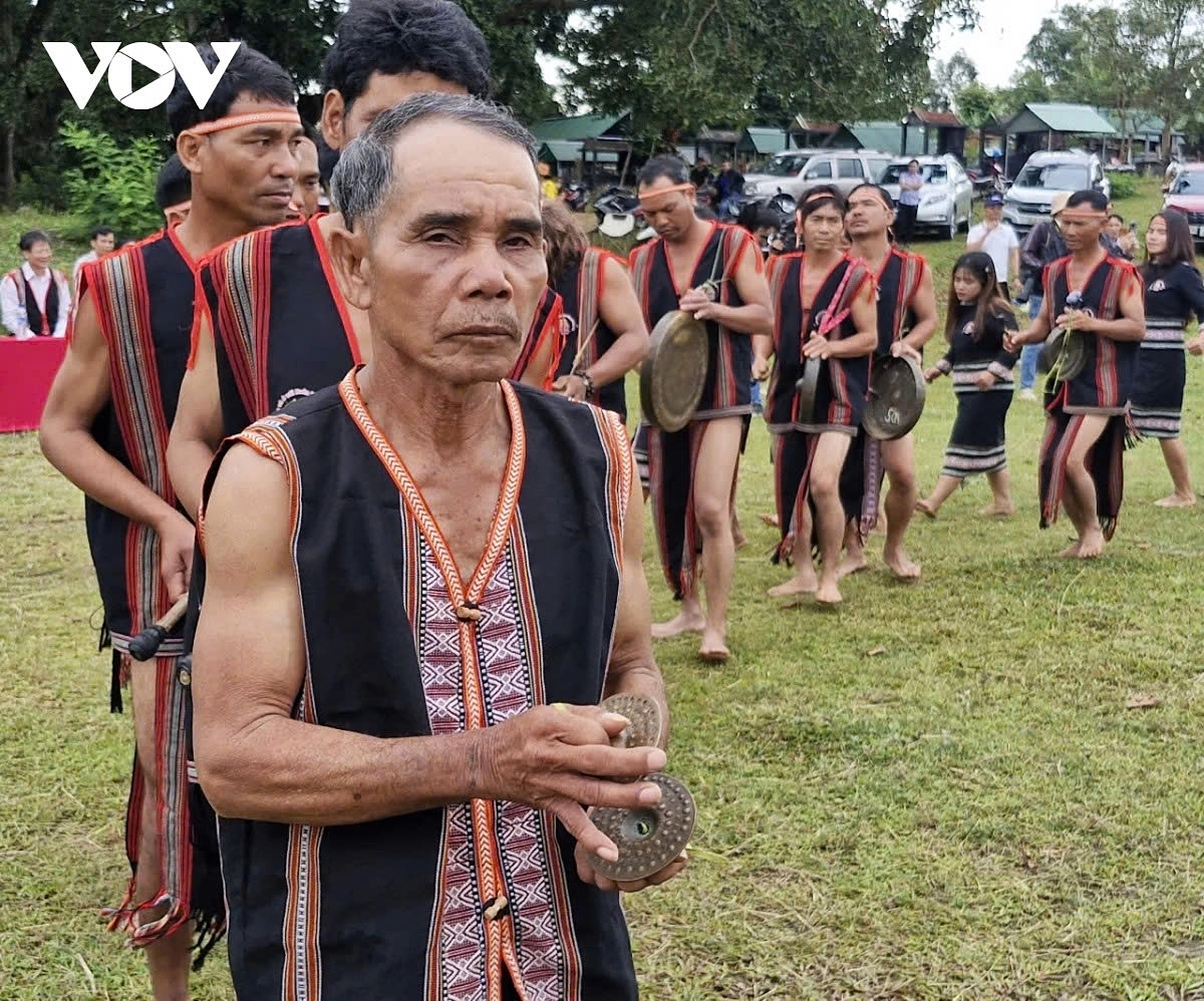 The traditional rice worship ritual of the Jarai ethnic people has existed for decades and is now often reenacted for conservation purposes