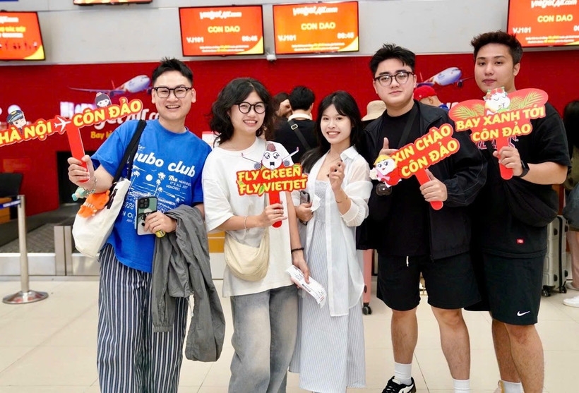 Vietjet has resumed services connecting Hanoi and Ho Chi Minh City with the Con Dao Special Zone. (Photo: Vietjet)