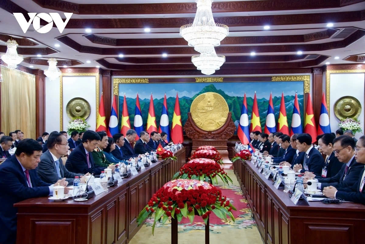 Party General Secretary and President Thongloun Sisoulith of Laos and visiting Party General Secretary To Lam of Vietnam have agreed to strengthen strategic connectivity and outline a new vision for future cooperation, during their high-level talks in Vientiane on December 1