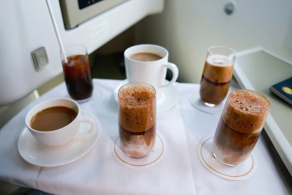 Vietnamese iced coffee, traditional brewed coffee, and egg coffee were listed among Southeast Asia’s top 62 beverages by TasteAtlas, highlighting the country’s rich and diverse coffee culture. (Photo: Vietnam Airlines)