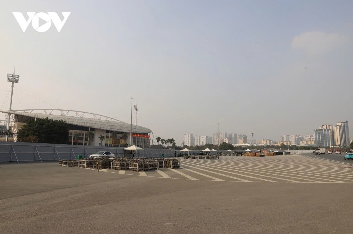 With careful preparations and strong inter-agency coordination, the fireworks display celebrating the success of the Party Congress in Hanoi is set to take place in a solemn and secure manner, leaving a lasting impression on the public.