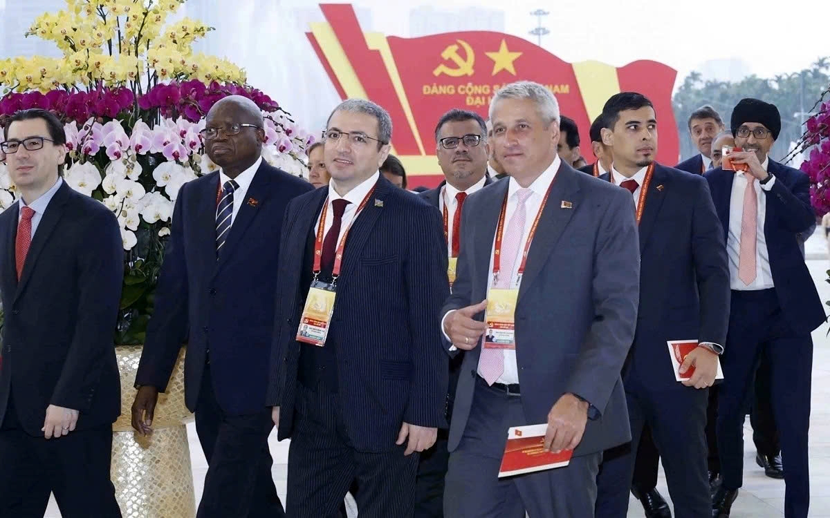 Azerbaijan Ambassador Shovgi Mehdizade (third from right, first row) among foreign diplomats at the opening ceremony of Vietnam's 14th National Party Congress. (Photo: Embassy of Azerbaijan)