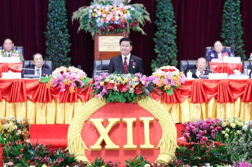 General Secretary of the Lao People's Revolutionary Party Central Committee Thongloun Sisoulith delivers a closing speech at the 12th National Congress of the Lao People's Revolutionary Party. (Photo: VNA)