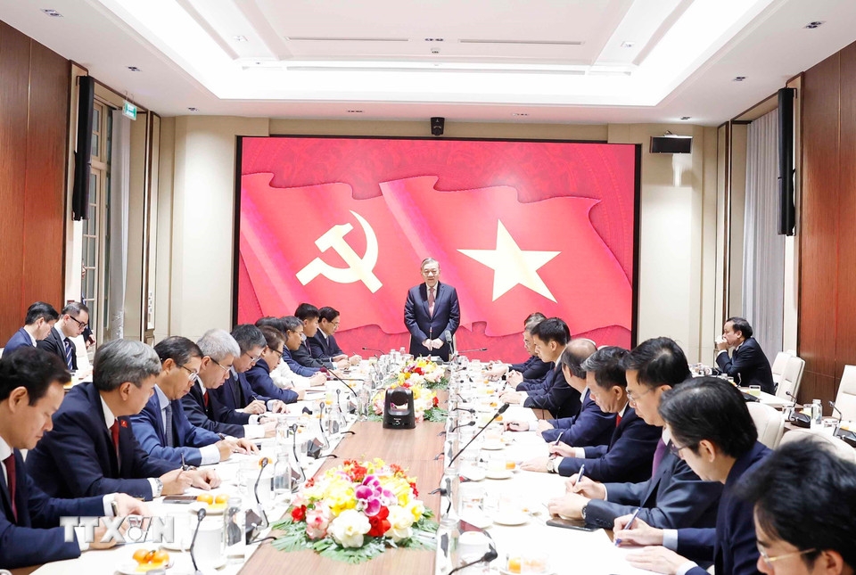 Party General Secretary To Lam meets with ambassadors and heads of Vietnamese diplomatic missions abroad, in Hanoi on January 25. (Photo: VNA)