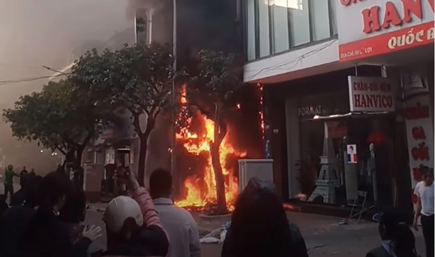 The scene of the fire on Le Loi street