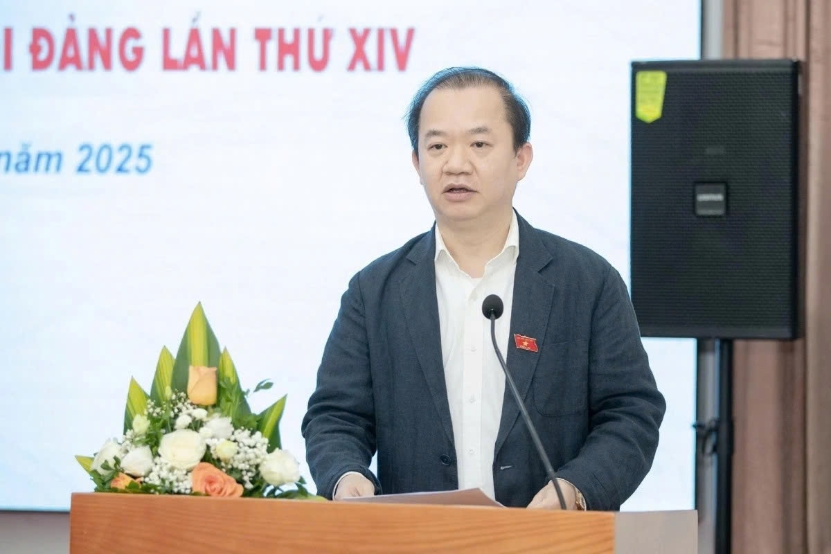Associate Professor Dr. Bui Hoai Son, a member of the National Assembly’s Committee on Culture and Social Affairs