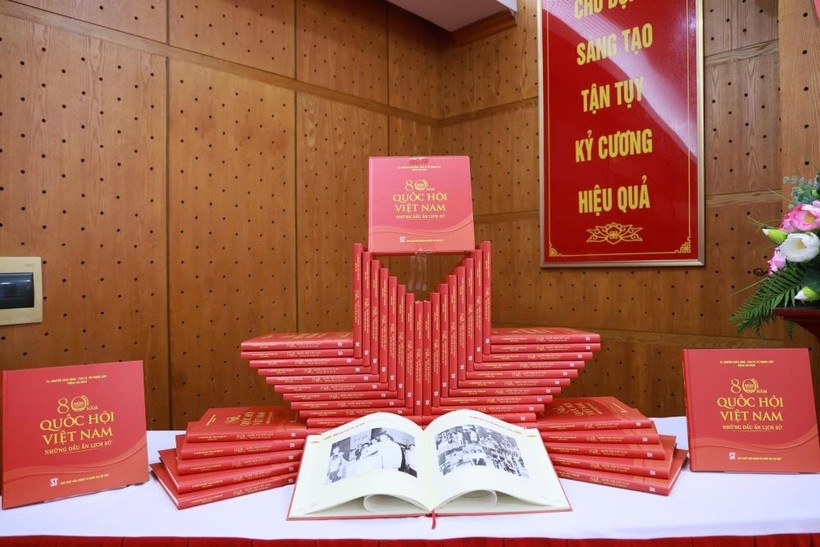 The book is displayed at the debut ceremony (Photo: laodong.vn)