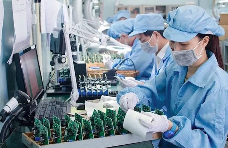 Vietnam boasts a fast-expanding semiconductor sector, an experienced talent pool, and serves as a cost-competitive hub in global electronics supply chains (Photo: Illustrative image)