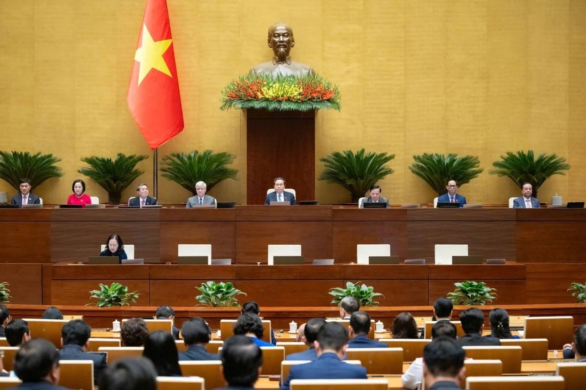 During its 10th session alone, the National Assembly passs 51 laws and 8 normative resolutions – accounting for 30% of the total number of laws and normative resolutions enacted by the National Assembly during the entire 15th term