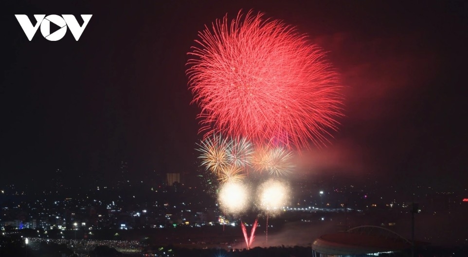 Fireworks illuminate Hanoi’s sky at the F1 racetrack launch site.