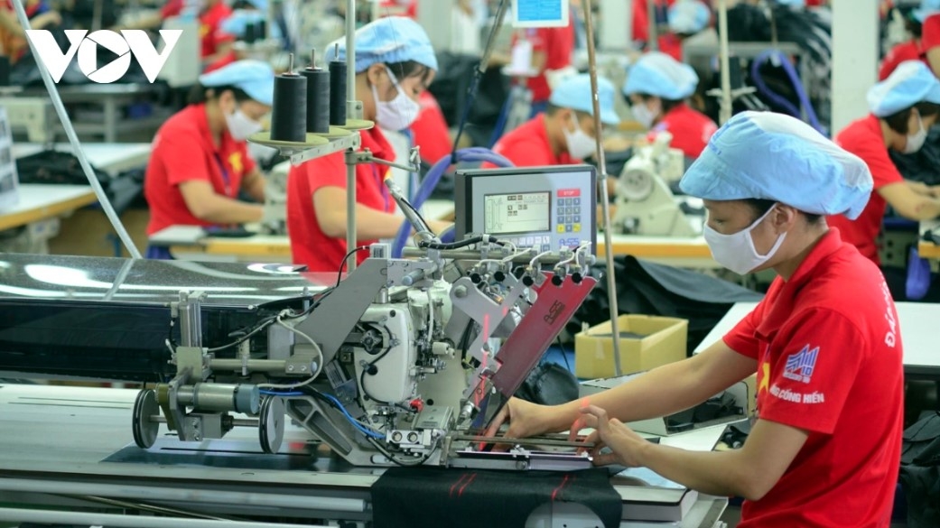 Despite mounting challenges, Vietnam’s textile and garment industry is restructuring early, targeting export turnover of US$50 billion in 2026