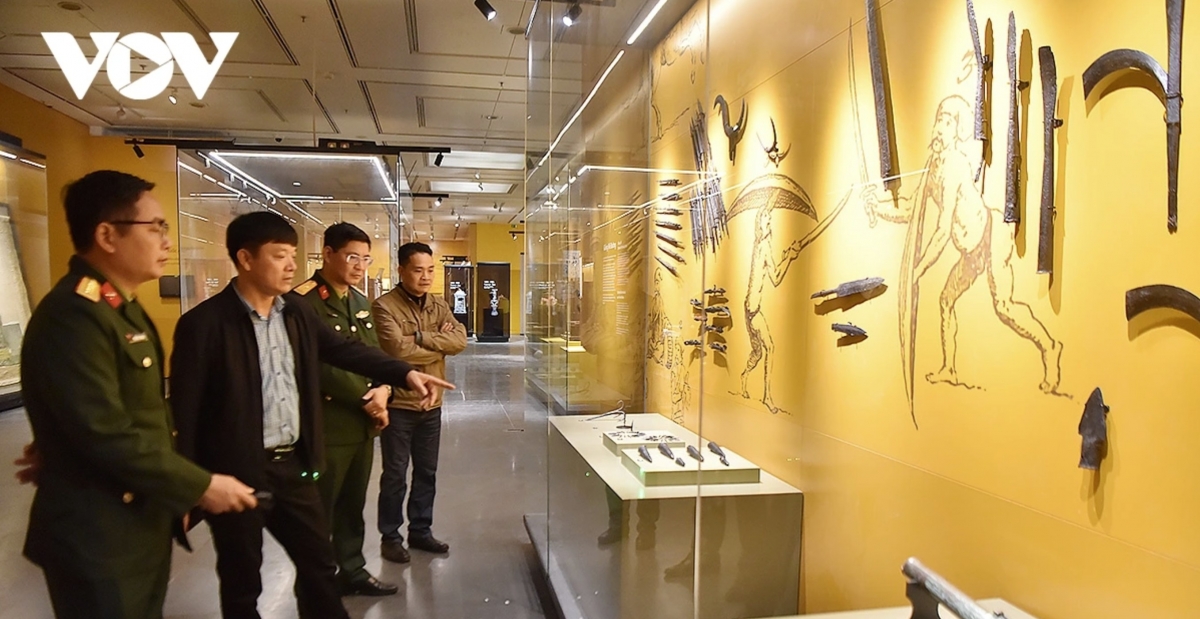 Theme 3 – Thang Long in the Dai Viet period: the capital from the 11th-18th centuries, urban form and architecture, resistance to foreign invasions, political and intellectual center, and spiritual life.